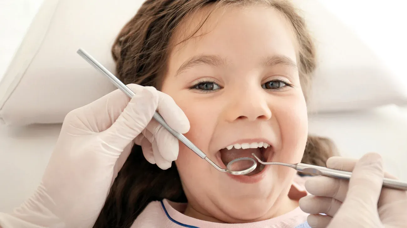 Denti-gialli-nei-bambini